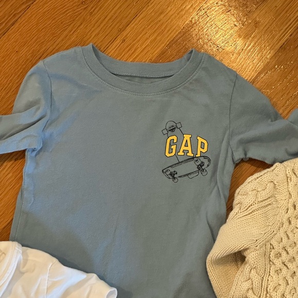 Baby Gap tops - Picture 3 of 4